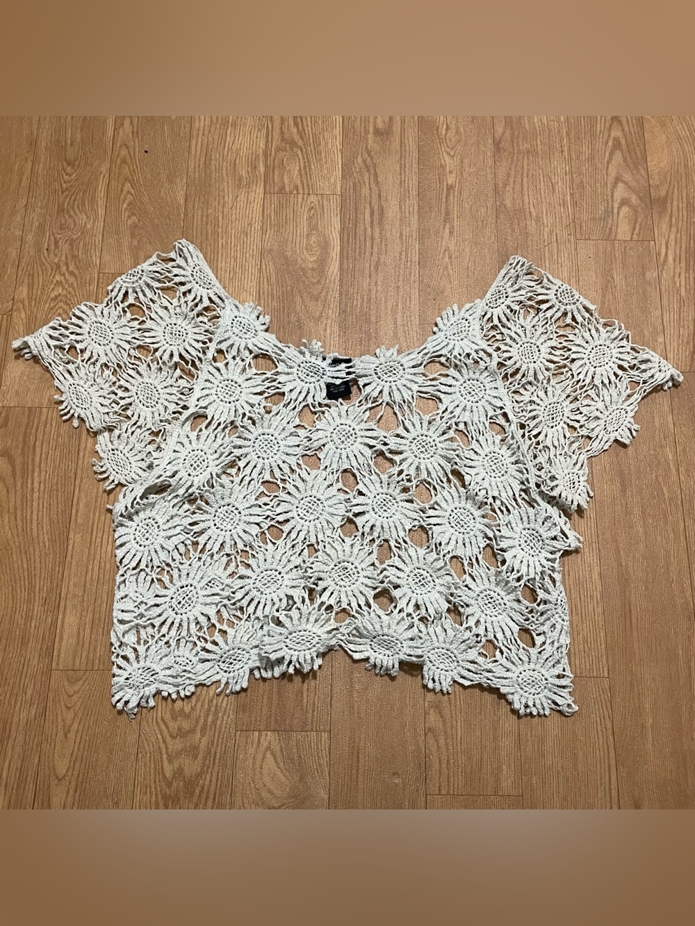 Rue21 White Crochet Floral Crop Top